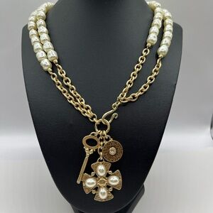 Chico’s Pearl with Charms Cross Key Coin Charm Gold Necklace Large Oversized